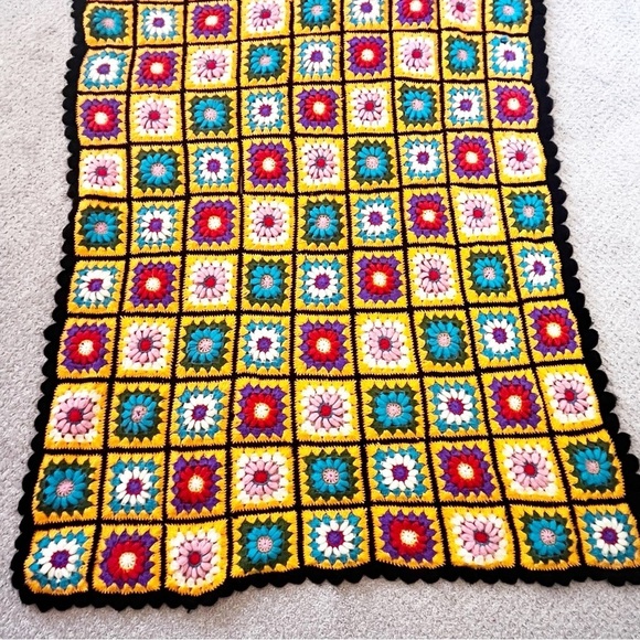 Vintage 70s Crochet Afghan Blanket Yellow Bright Granny Square Throw Lightweight - Picture 8 of 12